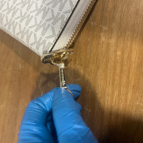 MICHAEL KORS White Tan Full Zipper Wallet Stylish Leather - Picture 8 of 8